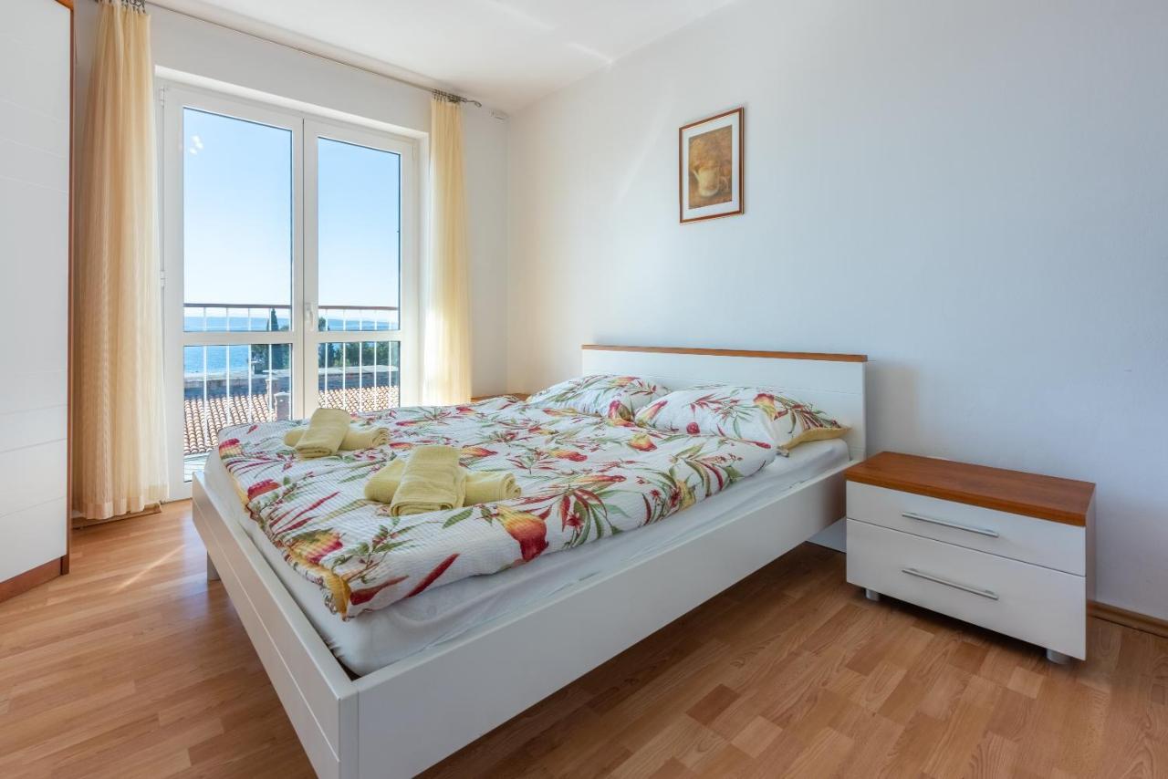 Apartment Mira "Pet Friendly" Crikvenica Exterior foto