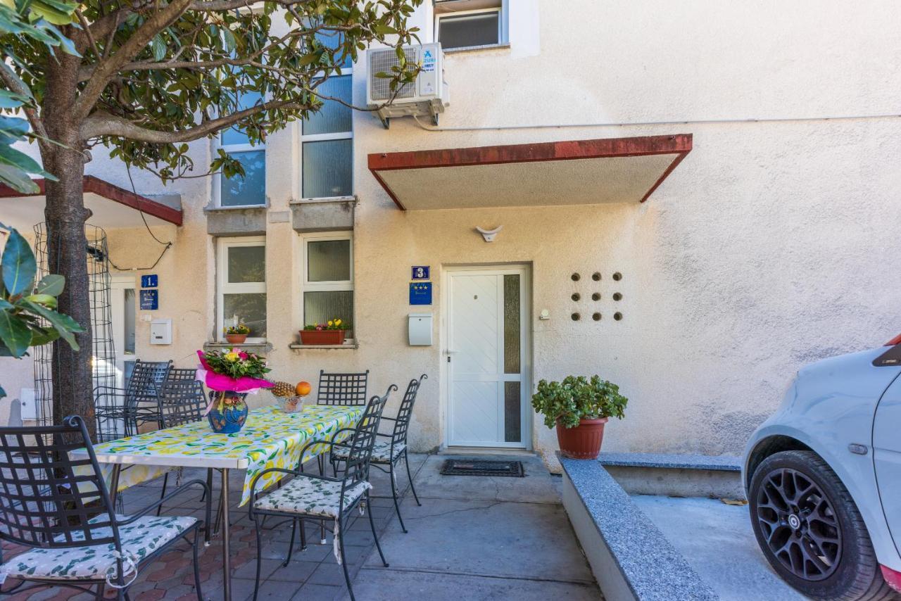 Apartment Mira "Pet Friendly" Crikvenica Exterior foto
